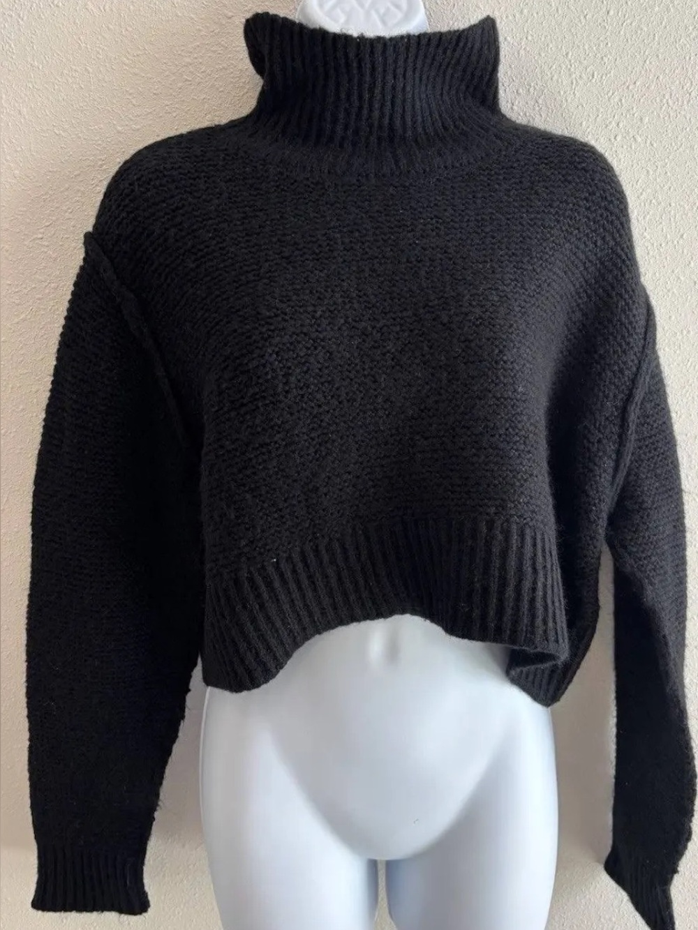 Elodie apparel Black Turtleneck Cropped Knit Sweater XS